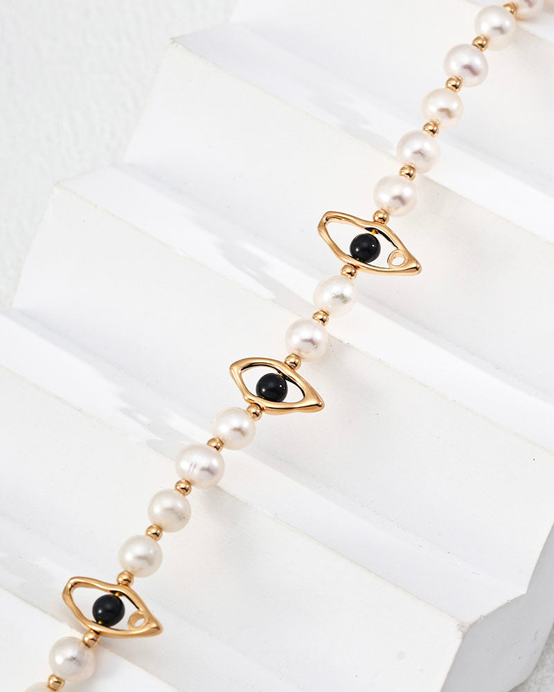 Pearly Gaze Necklace