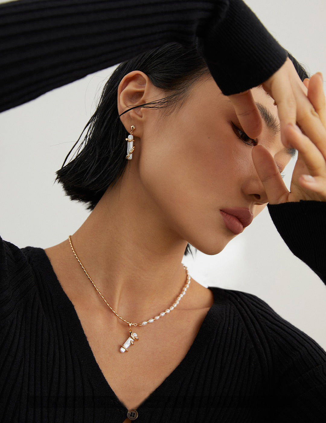 Ophelia Pearl Pendant Necklace