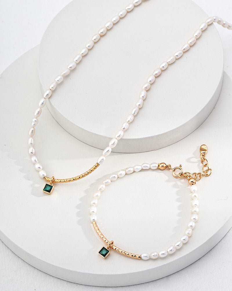 Pure Grace Emerald Drop Bracelet