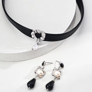 Emerald Velvet Radiance Choker