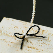 Midnight Bow Pearl Chorker