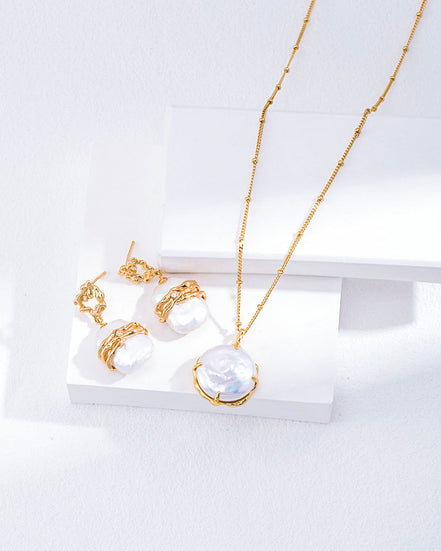 Molten Wrap Pearl Pendant Necklace