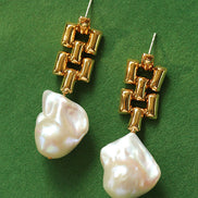 Pearl Drop Width Chain Earrings