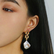 Pearl Drop Width Chain Earrings