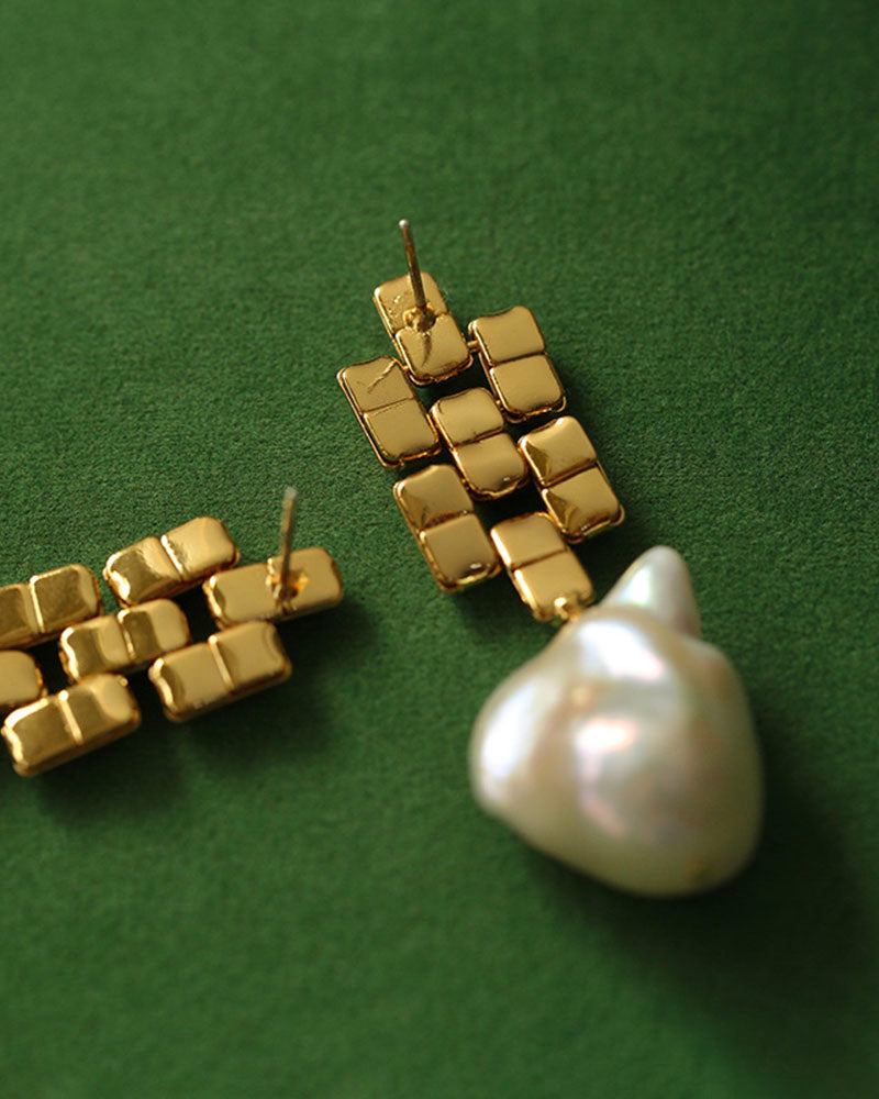 Pearl Drop Width Chain Earrings