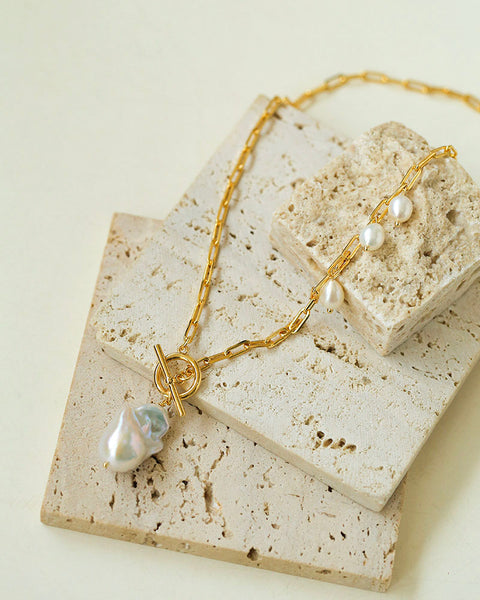 Pearl Pendant Grace Chain Necklace