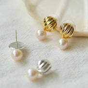 Shell Pearl Stud Earrings